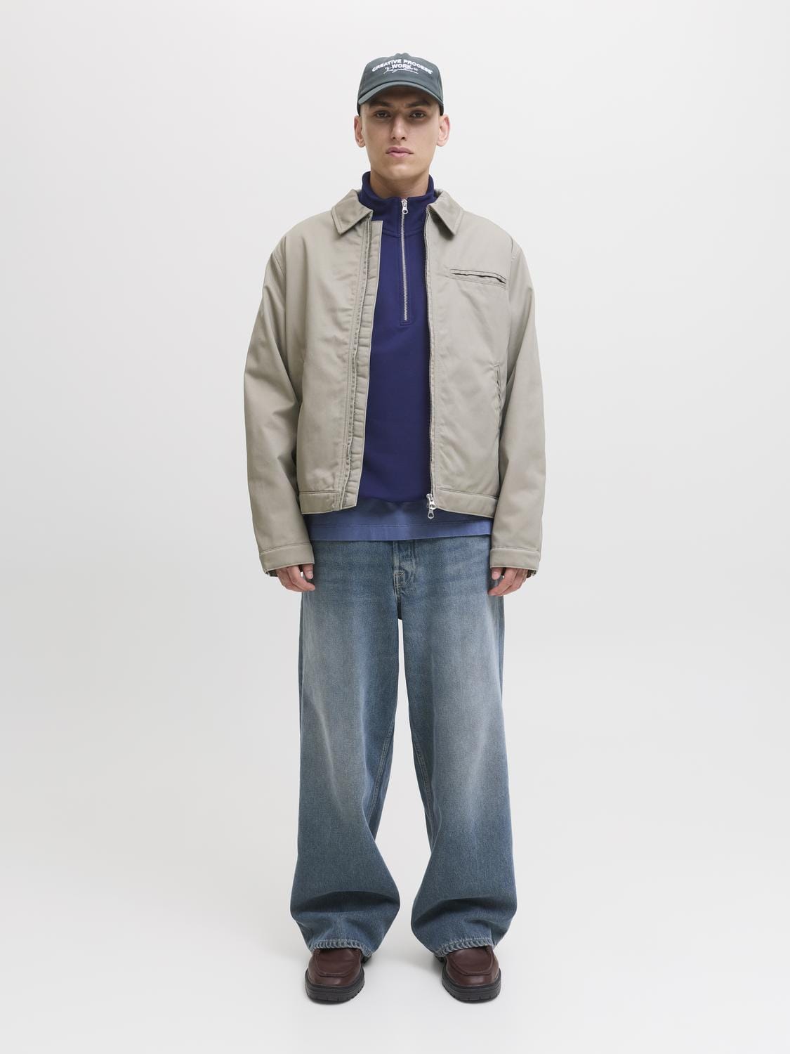 model_shot-front_full